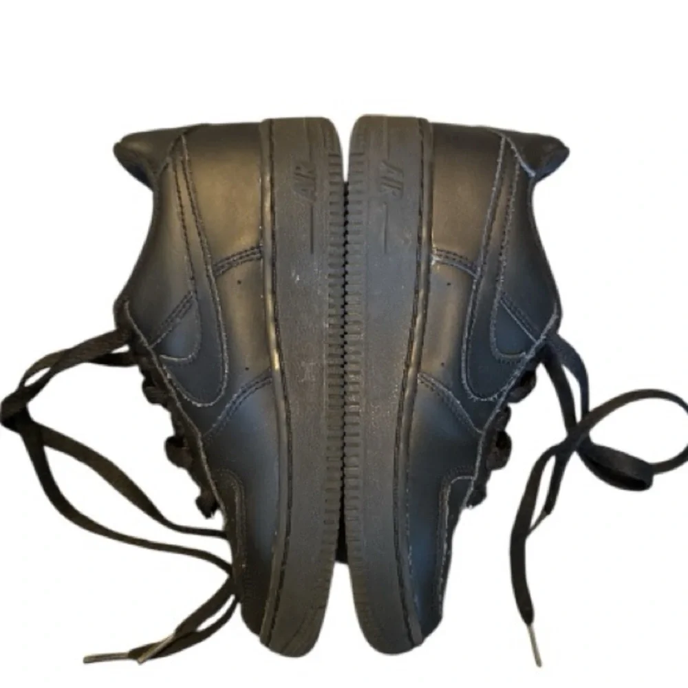 Nike Air Force 1 LE Black FV5951-001 size Y2
